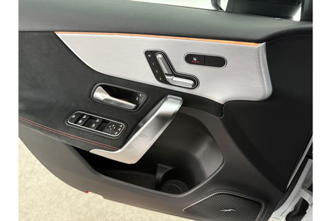 Mercedes-Benz A-Klasse AMG 35 4MATIC | 306PK | Performance Seats | Pano | Burmester-Audio | Sfeerverl LED Virtual Camera Memory Carplay Clima Cruise 19"LMV Navi PDC