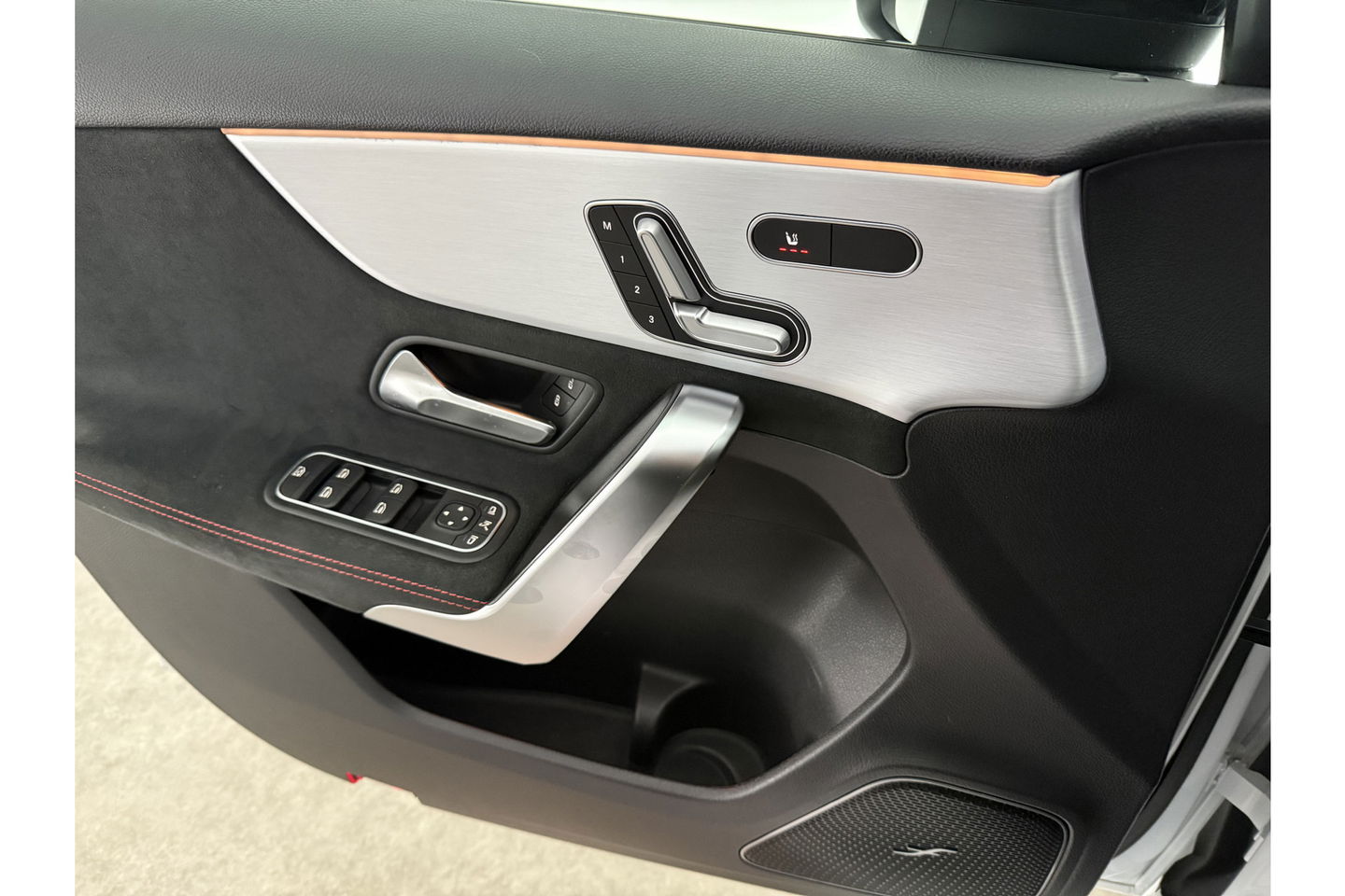 Mercedes-Benz A-Klasse AMG 35 4MATIC | 306PK | Performance Seats | Pano | Burmester-Audio | Sfeerverl LED Virtual Camera Memory Carplay Clima Cruise 19"LMV Navi PDC