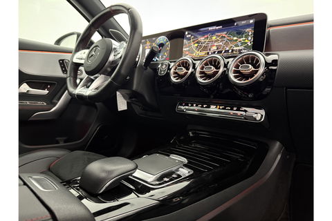 Mercedes-Benz A-Klasse AMG 35 4MATIC | 306PK | Performance Seats | Pano | Burmester-Audio | Sfeerverl LED Virtual Camera Memory Carplay Clima Cruise 19"LMV Navi PDC