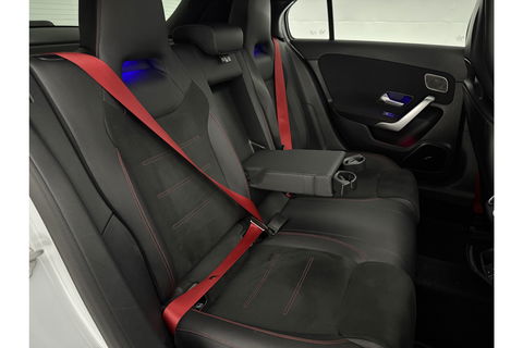 Mercedes-Benz A-Klasse AMG 35 4MATIC | 306PK | Performance Seats | Pano | Burmester-Audio | Sfeerverl LED Virtual Camera Memory Carplay Clima Cruise 19"LMV Navi PDC