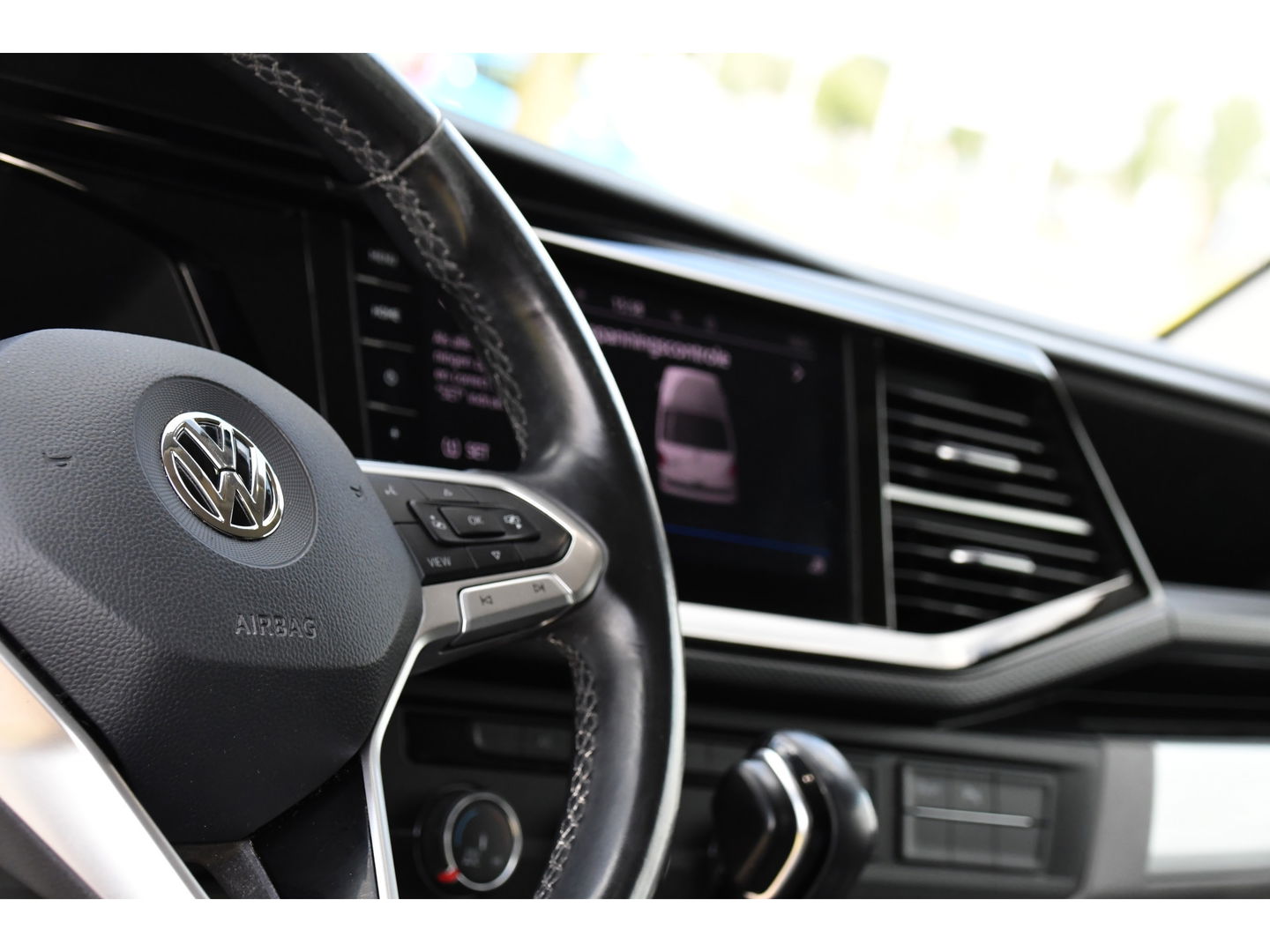 Volkswagen Transporter 2.0 TDI L2H1 Bulli Adaptieve Cruise, Virtual, Carplay, LED, Trekhaak, Leder, Stoelverwarming, 150PK Uniek!