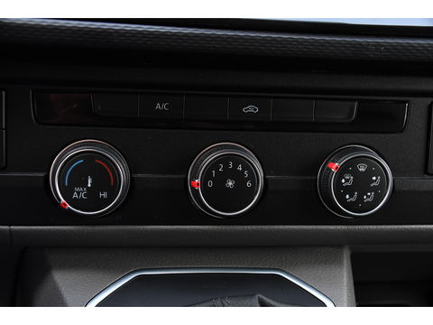 Volkswagen Transporter 2.0 TDI L2H1 Bulli Adaptieve Cruise, Virtual, Carplay, LED, Trekhaak, Leder, Stoelverwarming, 150PK Uniek!