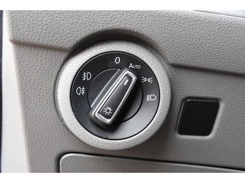 Volkswagen Transporter 2.0 TDI L2H1 Bulli Adaptieve Cruise, Virtual, Carplay, LED, Trekhaak, Leder, Stoelverwarming, 150PK Uniek!