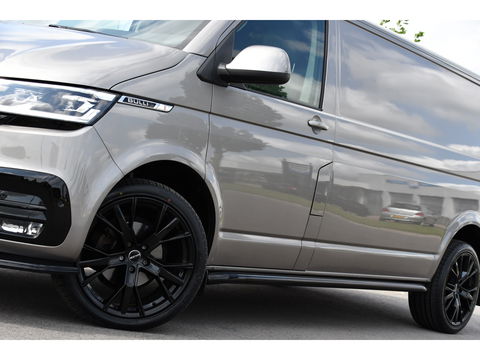 Volkswagen Transporter 2.0 TDI L2H1 Bulli Adaptieve Cruise, Virtual, Carplay, LED, Trekhaak, Leder, Stoelverwarming, 150PK Uniek!