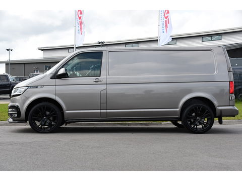 Volkswagen Transporter 2.0 TDI L2H1 Bulli Adaptieve Cruise, Virtual, Carplay, LED, Trekhaak, Leder, Stoelverwarming, 150PK Uniek!