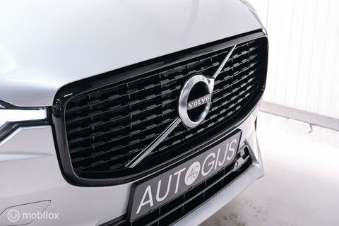Volvo XC60 2.0 Recharge T8 AWD R-Design 390 pk | Trekhaak | Schuifdak | Dealer onderhouden | Camera | DAB | Stoel + stuurwiel verwarming |
