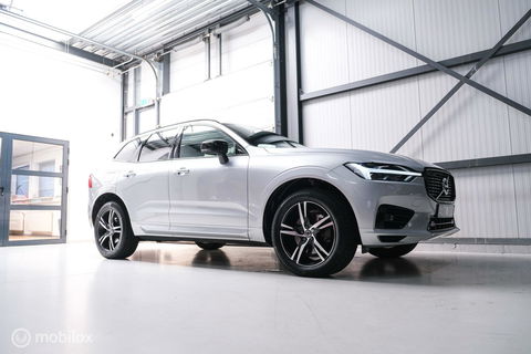 Volvo XC60 2.0 Recharge T8 AWD R-Design 390 pk | Trekhaak | Schuifdak | Dealer onderhouden | Camera | DAB | Stoel + stuurwiel verwarming |