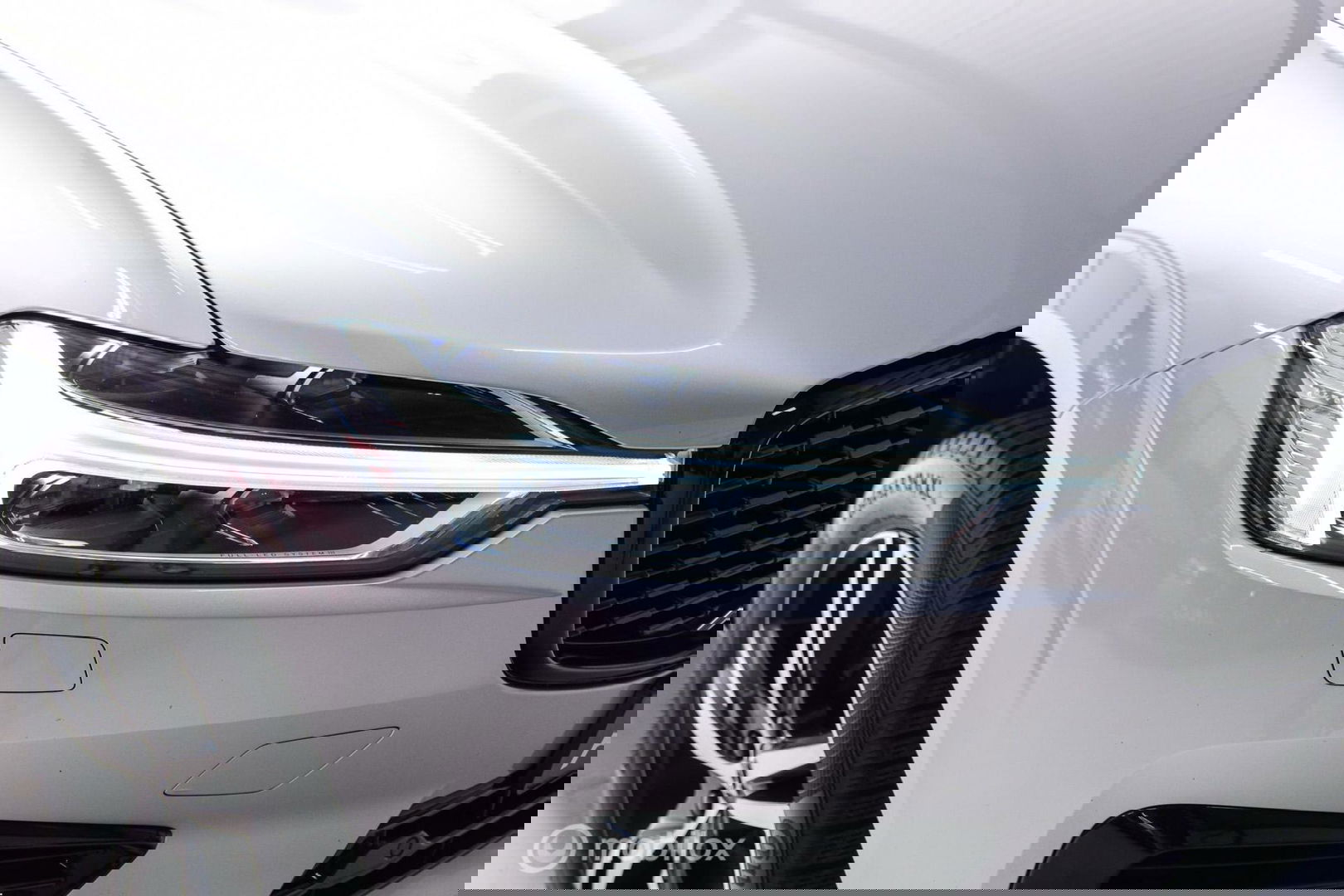 Volvo XC60 2.0 Recharge T8 AWD R-Design 390 pk | Trekhaak | Schuifdak | Dealer onderhouden | Camera | DAB | Stoel + stuurwiel verwarming |