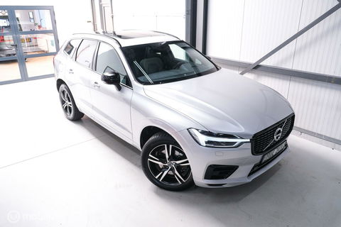Volvo XC60 2.0 Recharge T8 AWD R-Design 390 pk | Trekhaak | Schuifdak | Dealer onderhouden | Camera | DAB | Stoel + stuurwiel verwarming |