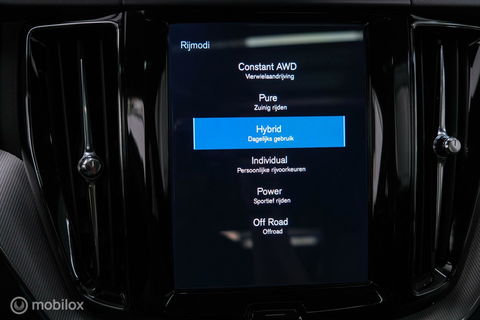 Volvo XC60 2.0 Recharge T8 AWD R-Design 390 pk | Trekhaak | Schuifdak | Dealer onderhouden | Camera | DAB | Stoel + stuurwiel verwarming |