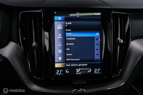 Volvo XC60 2.0 Recharge T8 AWD R-Design 390 pk | Trekhaak | Schuifdak | Dealer onderhouden | Camera | DAB | Stoel + stuurwiel verwarming |