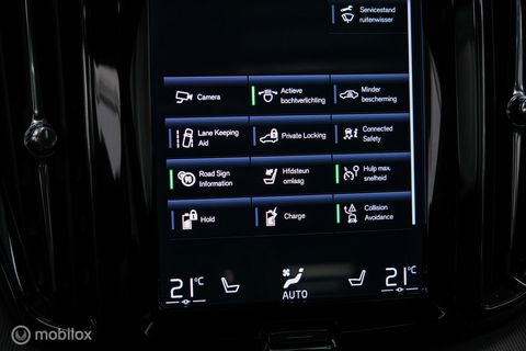 Volvo XC60 2.0 Recharge T8 AWD R-Design 390 pk | Trekhaak | Schuifdak | Dealer onderhouden | Camera | DAB | Stoel + stuurwiel verwarming |