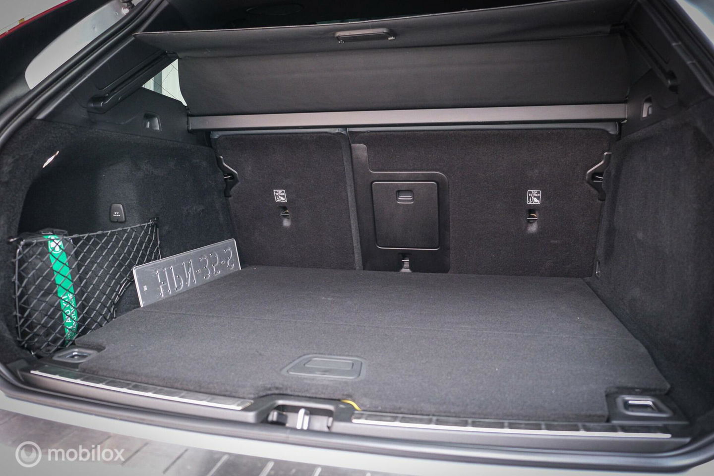 Volvo XC60 2.0 Recharge T8 AWD R-Design 390 pk | Trekhaak | Schuifdak | Dealer onderhouden | Camera | DAB | Stoel + stuurwiel verwarming |