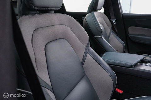Volvo XC60 2.0 Recharge T8 AWD R-Design 390 pk | Trekhaak | Schuifdak | Dealer onderhouden | Camera | DAB | Stoel + stuurwiel verwarming |