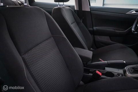 Volkswagen Polo 1.0 TSI Comfortline | Adaptive | NAP NL auto | DAB | All season | Limestone | LED | Navigatie |