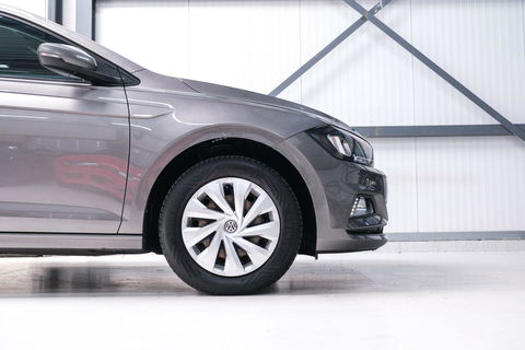 Volkswagen Polo 1.0 TSI Comfortline | Adaptive | NAP NL auto | DAB | All season | Limestone | LED | Navigatie |