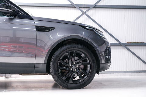 Land Rover Discovery 5 2.0 Td4 HSE Luxury 7p. | Dealer OH | Meridian | Trekhaak | DAB | Cold Climate pack | Nieuwe motor |
