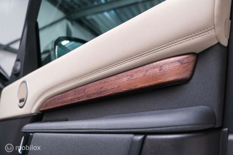 Land Rover Discovery 5 2.0 Td4 HSE Luxury 7p. | Dealer OH | Meridian | Trekhaak | DAB | Cold Climate pack | Nieuwe motor |