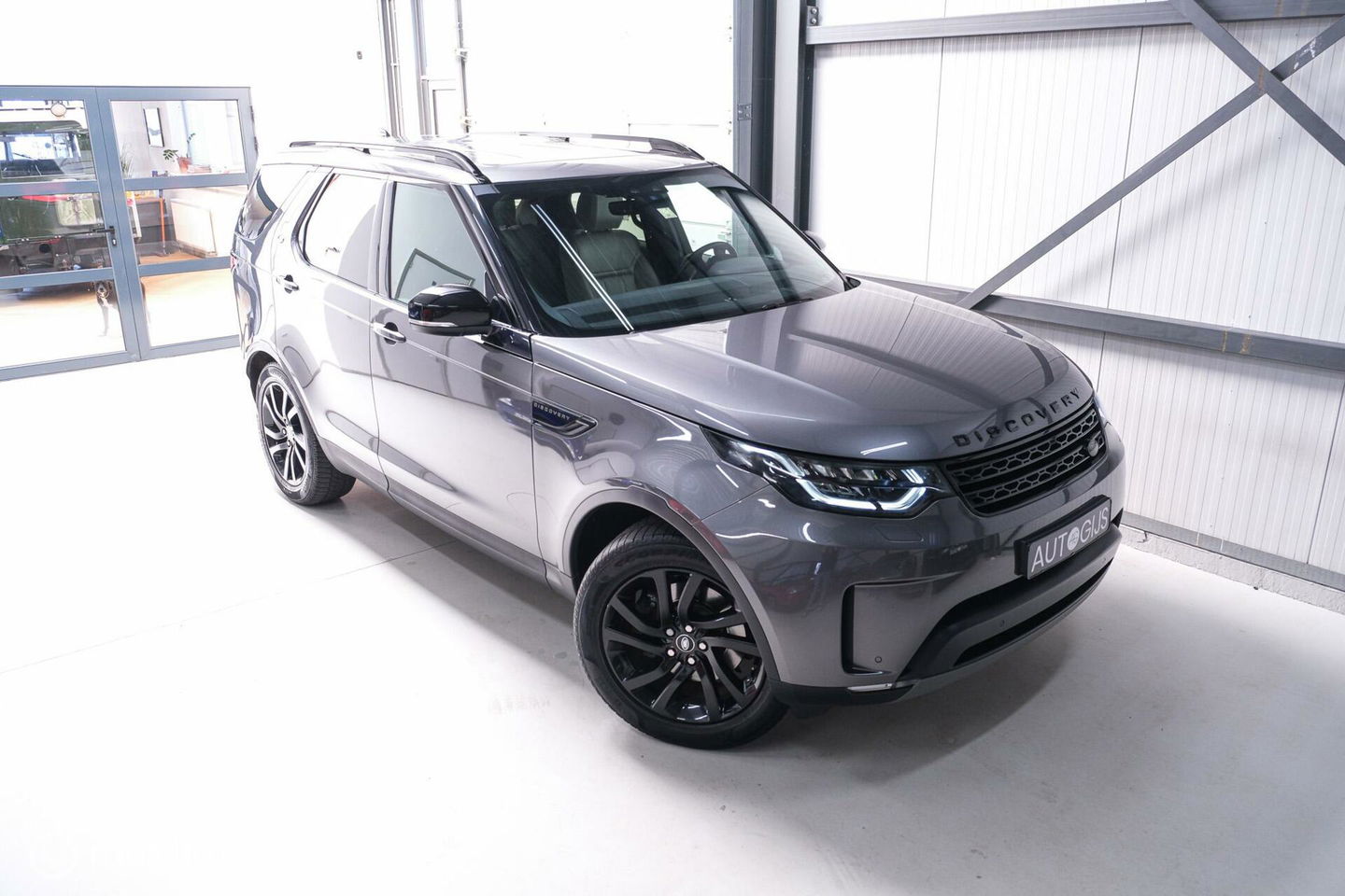 Land Rover Discovery 5 2.0 Td4 HSE Luxury 7p. | Dealer OH | Meridian | Trekhaak | DAB | Cold Climate pack | Nieuwe motor |