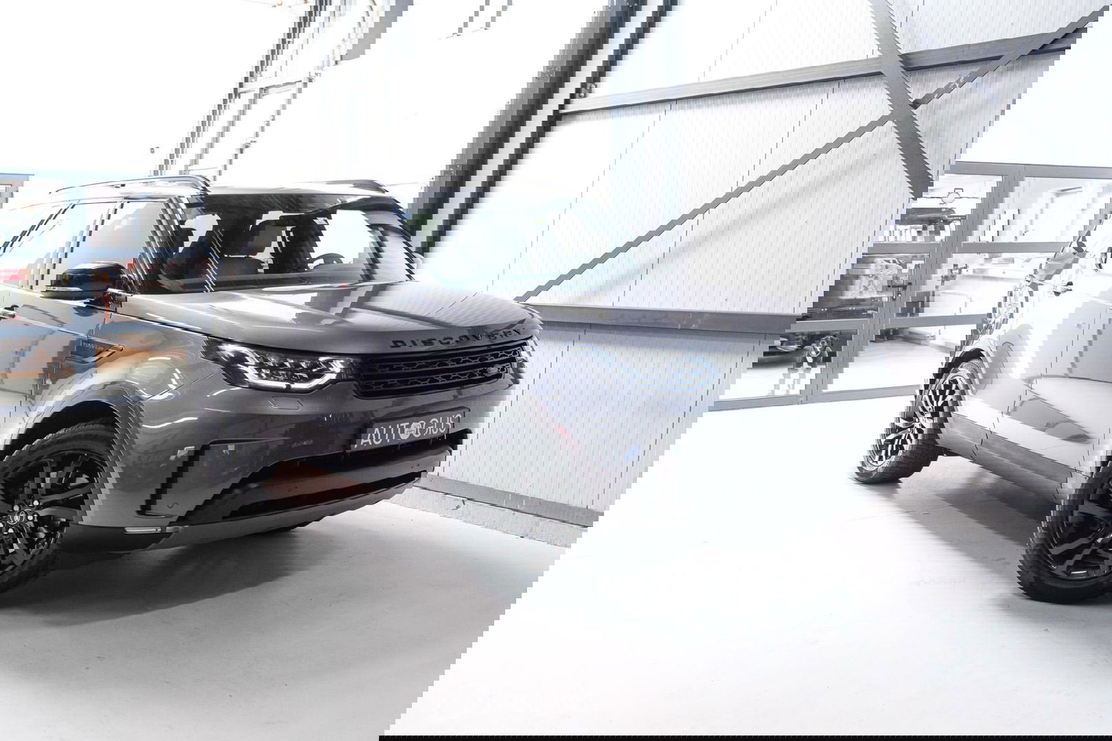 Land Rover Discovery 5 2.0 Td4 HSE Luxury 7p. | Dealer OH | Meridian | Trekhaak | DAB | Cold Climate pack | Nieuwe motor |