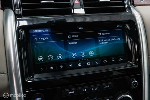 Land Rover Discovery 5 2.0 Td4 HSE Luxury 7p. | Dealer OH | Meridian | Trekhaak | DAB | Cold Climate pack | Nieuwe motor |