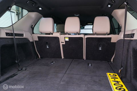 Land Rover Discovery 5 2.0 Td4 HSE Luxury 7p. | Dealer OH | Meridian | Trekhaak | DAB | Cold Climate pack | Nieuwe motor |