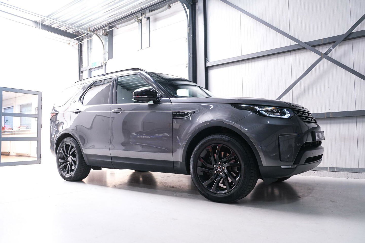 Land Rover Discovery 5 2.0 Td4 HSE Luxury 7p. | Dealer OH | Meridian | Trekhaak | DAB | Cold Climate pack | Nieuwe motor |