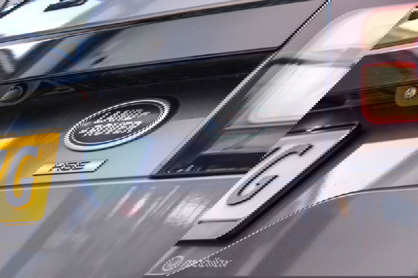 Land Rover Discovery 5 2.0 Td4 HSE Luxury 7p. | Dealer OH | Meridian | Trekhaak | DAB | Cold Climate pack | Nieuwe motor |