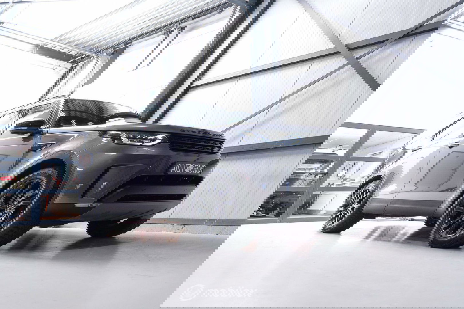 Land Rover Discovery 5 2.0 Td4 HSE Luxury 7p. | Dealer OH | Meridian | Trekhaak | DAB | Cold Climate pack | Nieuwe motor |