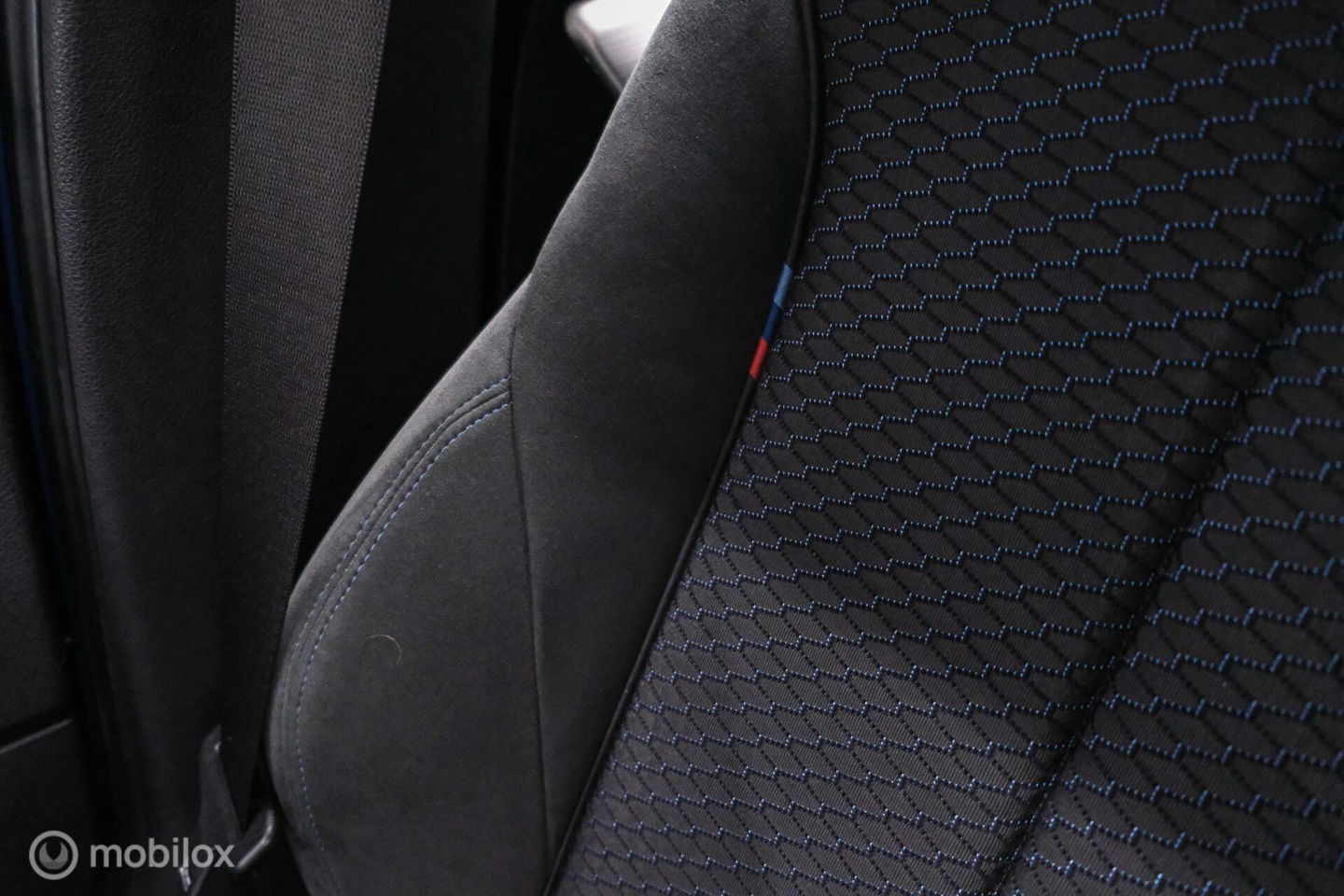 BMW 1-serie 116i M Sport | Estoril blue | Alcantara | LED | M performance | unieke auto | NAP orig NL | Trekhaak | 19 inch |