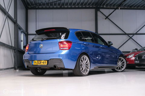 BMW 1-serie 116i M Sport | Estoril blue | Alcantara | LED | M performance | unieke auto | NAP orig NL | Trekhaak | 19 inch |