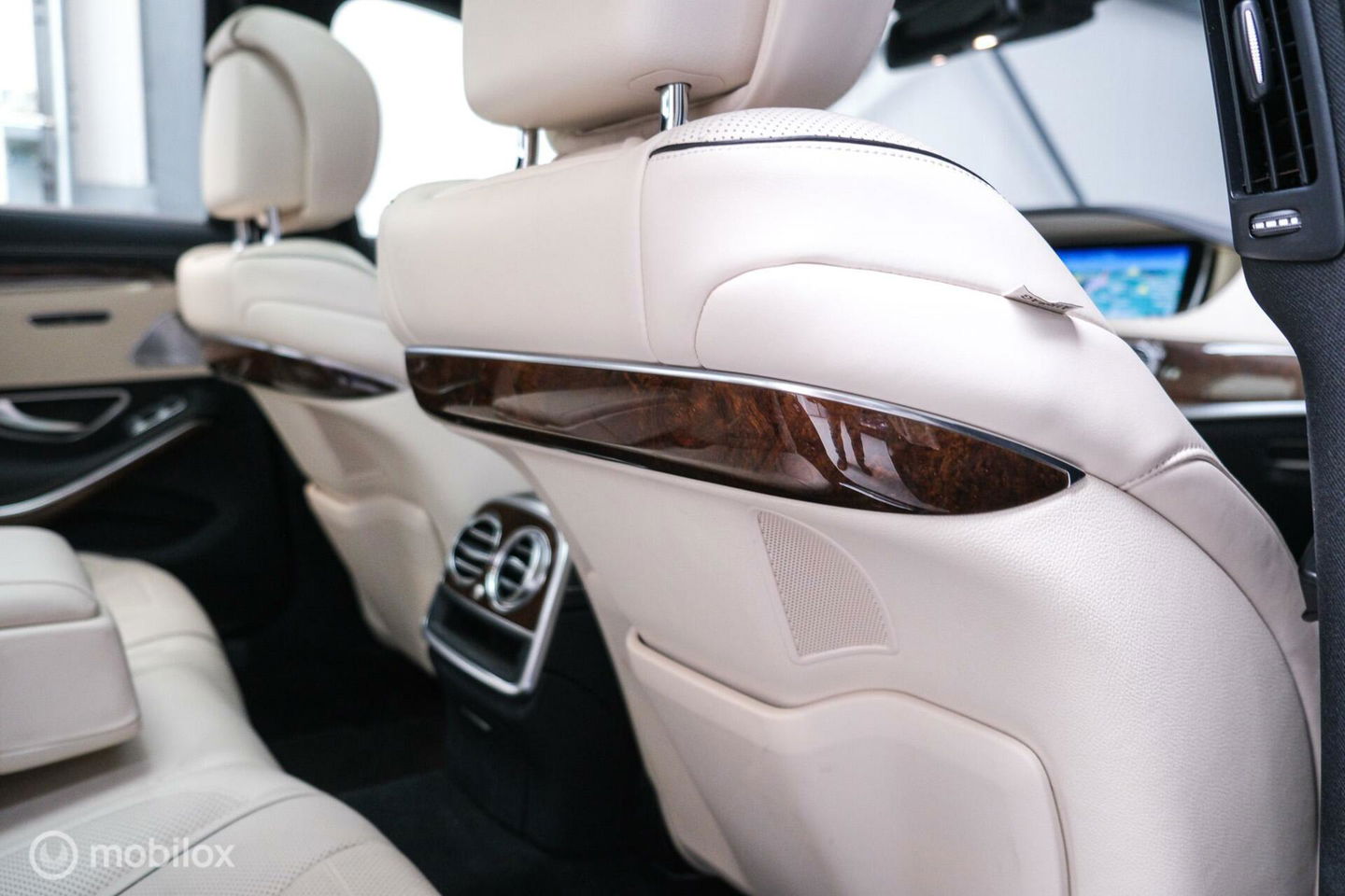 Mercedes-Benz S-Klasse 350 Prestige Plus | Massage | NAP NL auto | 2e eigenaar | Nightvision | Softclose | Burmester | Adaptive | Panorama | Trekhaak |