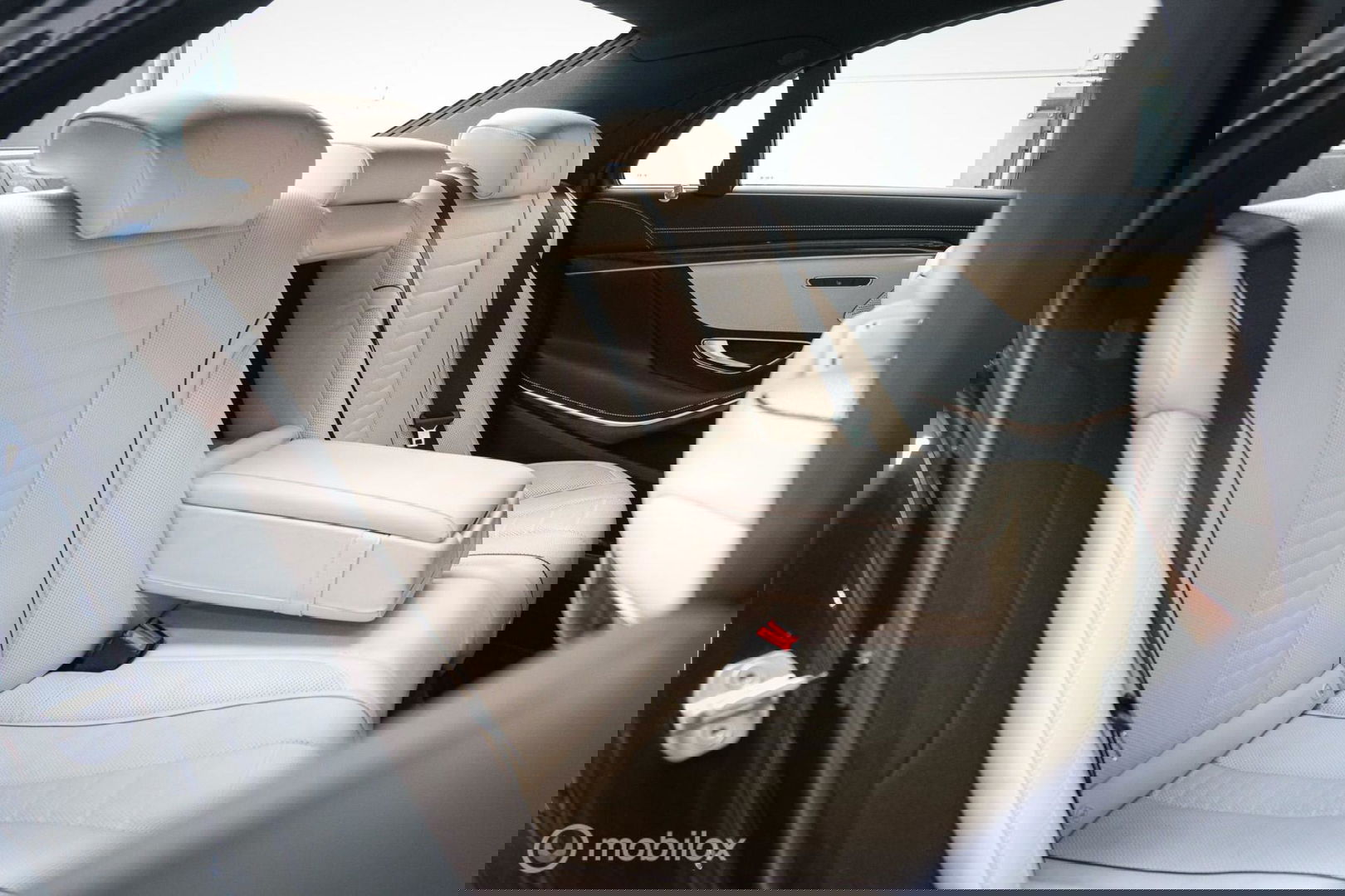 Mercedes-Benz S-Klasse 350 Prestige Plus | Massage | NAP NL auto | 2e eigenaar | Nightvision | Softclose | Burmester | Adaptive | Panorama | Trekhaak |