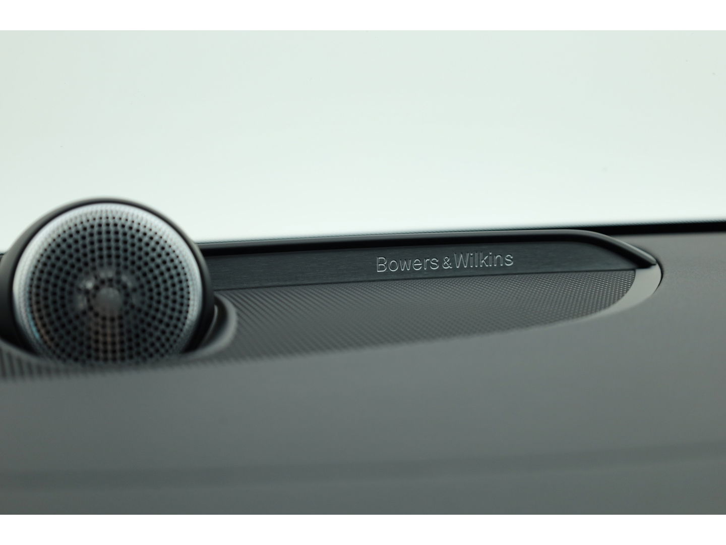 Volvo V60 2.0 T8 Plug-in hybrid AWD Ultimate Dark |Bowers & Wilkins | 360 camera | Head-up | Stoel + stuurver. | Gelaagd Glas |