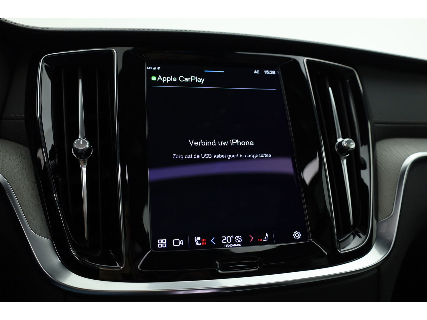 Volvo V60 2.0 T8 Plug-in hybrid AWD Ultimate Dark |Bowers & Wilkins | 360 camera | Head-up | Stoel + stuurver. | Gelaagd Glas |