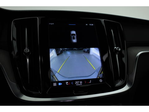 Volvo V60 2.0 T8 Plug-in hybrid AWD Ultimate Dark |Bowers & Wilkins | 360 camera | Head-up | Stoel + stuurver. | Gelaagd Glas |