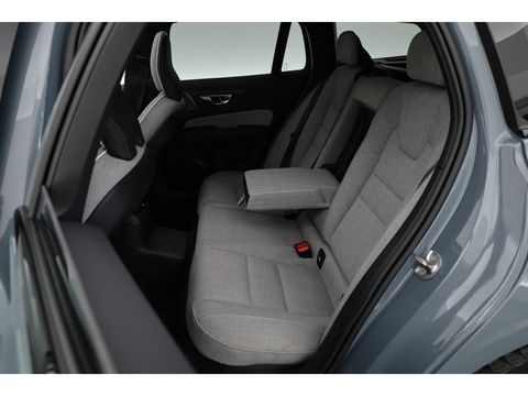 Volvo V60 2.0 T8 Plug-in hybrid AWD Ultimate Dark |Bowers & Wilkins | 360 camera | Head-up | Stoel + stuurver. | Gelaagd Glas |