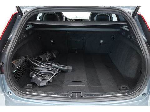 Volvo V60 2.0 T8 Plug-in hybrid AWD Ultimate Dark |Bowers & Wilkins | 360 camera | Head-up | Stoel + stuurver. | Gelaagd Glas |