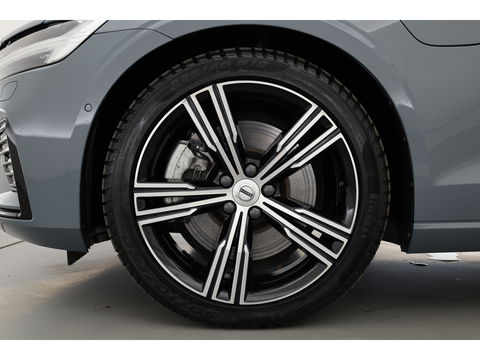 Volvo V60 2.0 T8 Plug-in hybrid AWD Ultimate Dark |Bowers & Wilkins | 360 camera | Head-up | Stoel + stuurver. | Gelaagd Glas |