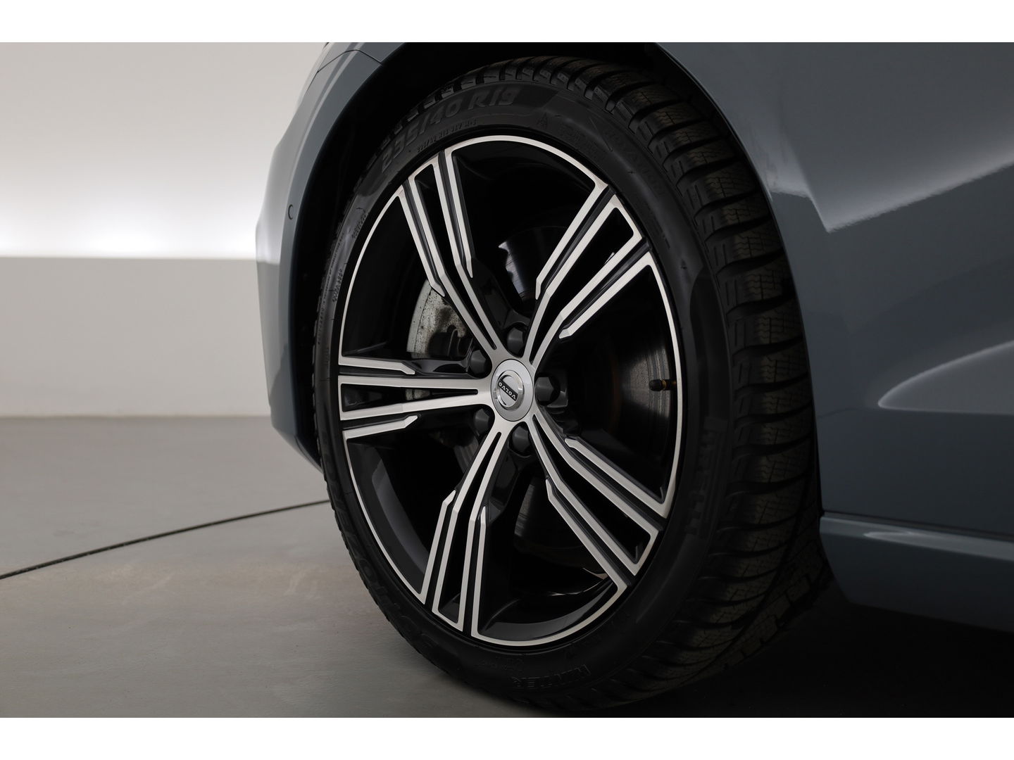 Volvo V60 2.0 T8 Plug-in hybrid AWD Ultimate Dark |Bowers & Wilkins | 360 camera | Head-up | Stoel + stuurver. | Gelaagd Glas |