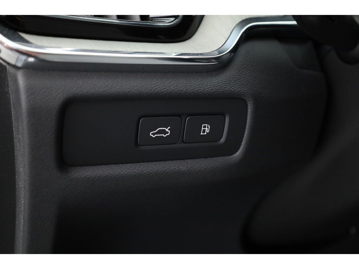 Volvo V60 2.0 T8 Plug-in hybrid AWD Ultimate Dark |Bowers & Wilkins | 360 camera | Head-up | Stoel + stuurver. | Gelaagd Glas |