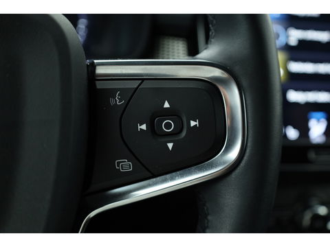 Volvo XC40 1.5 T5 Recharge R-Design | Elek. Trekhaak | Camera | Stoel + stuurvew. |