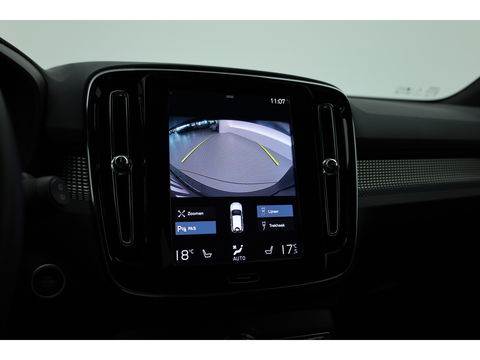 Volvo XC40 1.5 T5 Recharge R-Design | Elek. Trekhaak | Camera | Stoel + stuurvew. |