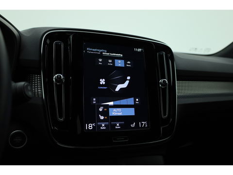 Volvo XC40 1.5 T5 Recharge R-Design | Elek. Trekhaak | Camera | Stoel + stuurvew. |