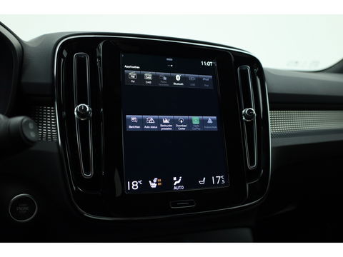 Volvo XC40 1.5 T5 Recharge R-Design | Elek. Trekhaak | Camera | Stoel + stuurvew. |
