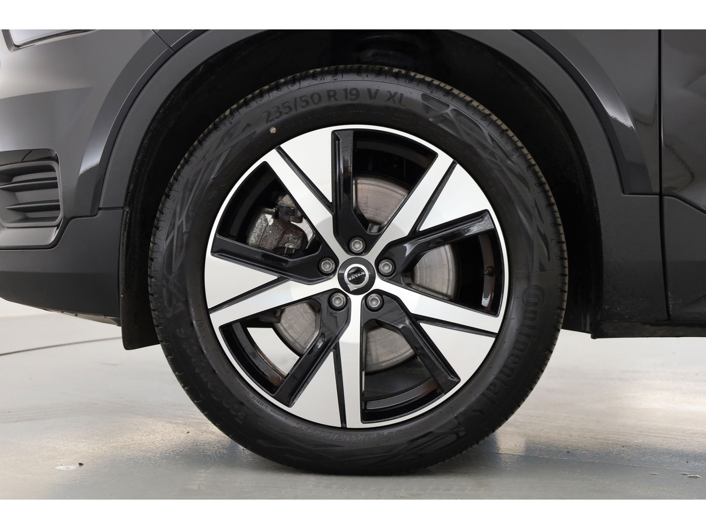 Volvo XC40 1.5 T5 Recharge R-Design | Elek. Trekhaak | Camera | Stoel + stuurvew. |