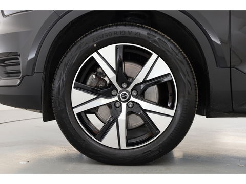 Volvo XC40 1.5 T5 Recharge R-Design | Elek. Trekhaak | Camera | Stoel + stuurvew. |