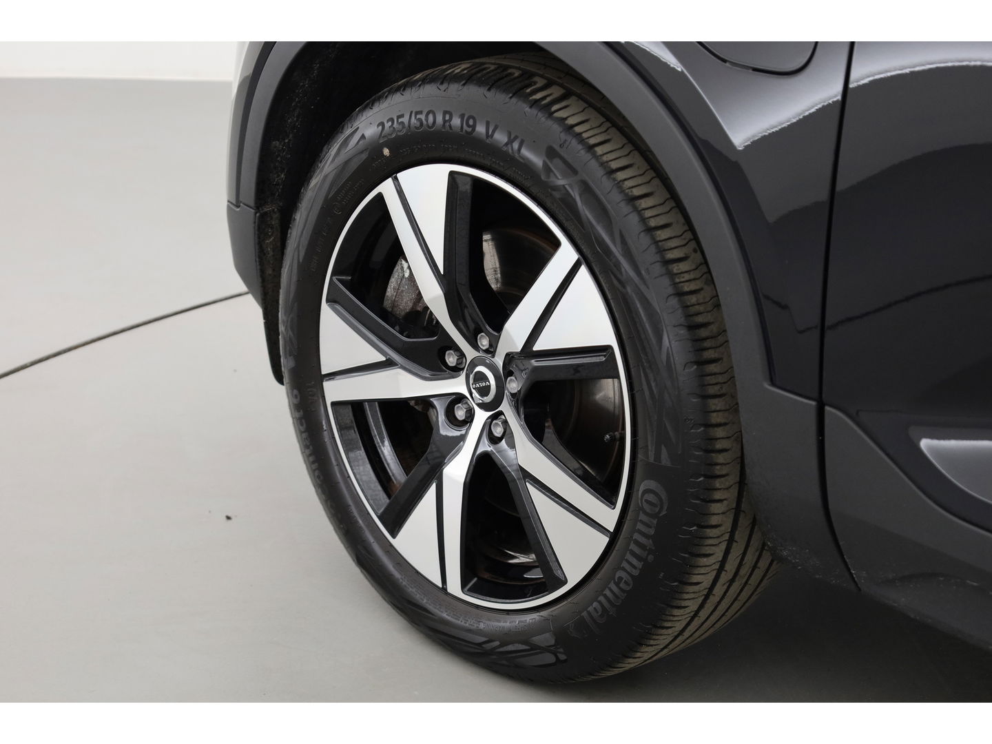 Volvo XC40 1.5 T5 Recharge R-Design | Elek. Trekhaak | Camera | Stoel + stuurvew. |