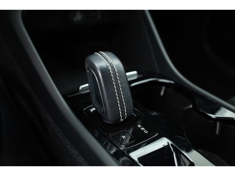 Volvo XC40 1.5 T5 Recharge R-Design | Elek. Trekhaak | Camera | Stoel + stuurvew. |