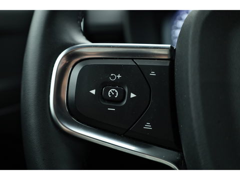 Volvo XC40 1.5 T5 Recharge R-Design | Elek. Trekhaak | Camera | Stoel + stuurvew. |